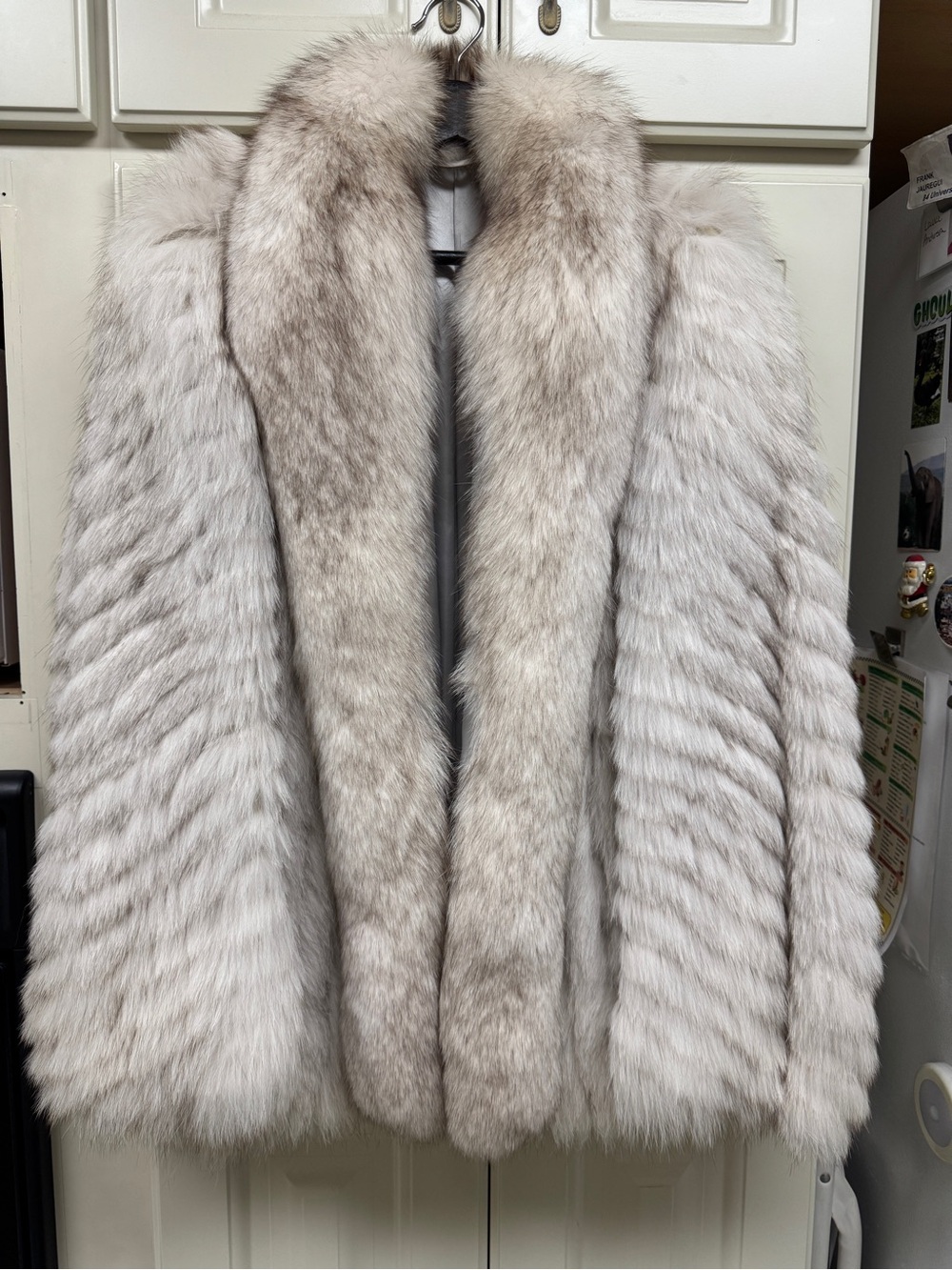 Vintage Genuine Fox Fur Coat – Icy White/Silver in Excellent Condition